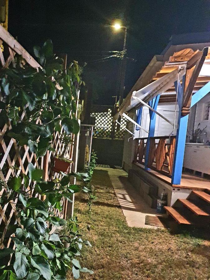 Grande Anse  Deux Chambres Et Deux Salles De Bain Dans La Maison De Michelle L'Amirade מראה חיצוני תמונה